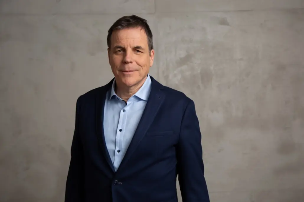 Urs Bachofner Crisis Alliance Portrait 3