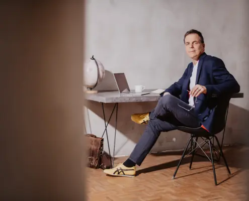 Urs Bachofner Crisis Alliance Portrait 4 1